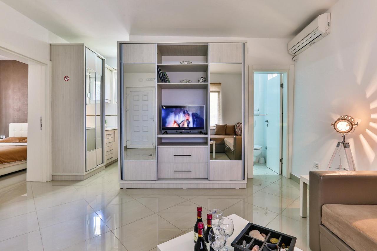 Zelen Lux Apartment Sutomore Exterior photo